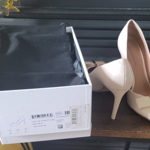 Hugo Boss Soft Pink All Leather Pump - Picture 5 of 6